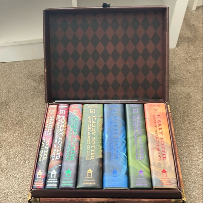 Harry Potter Hardback- Trunk Box Set 