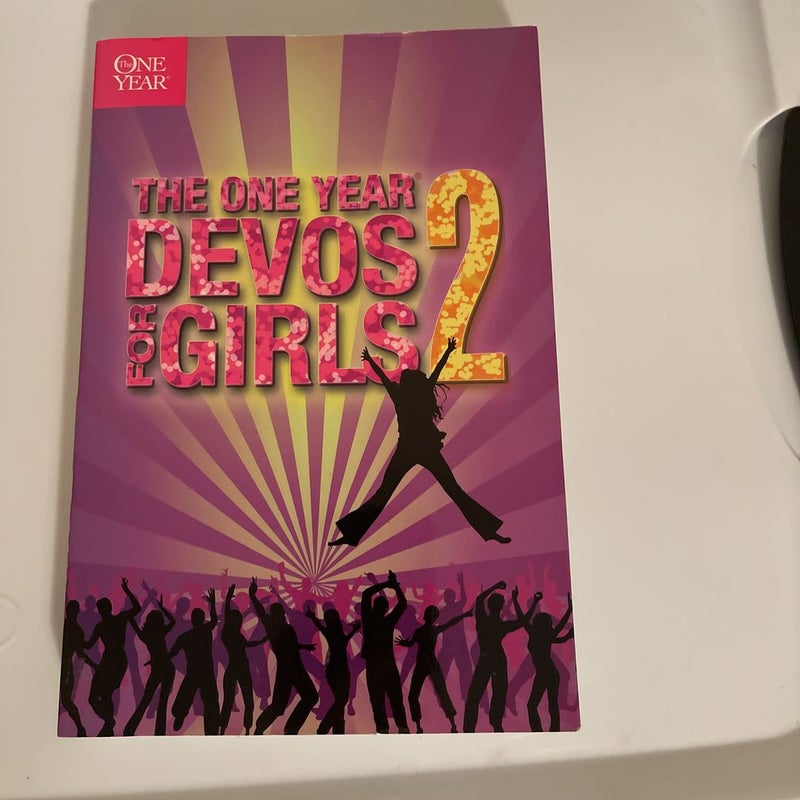 The One Year Devos for Girls