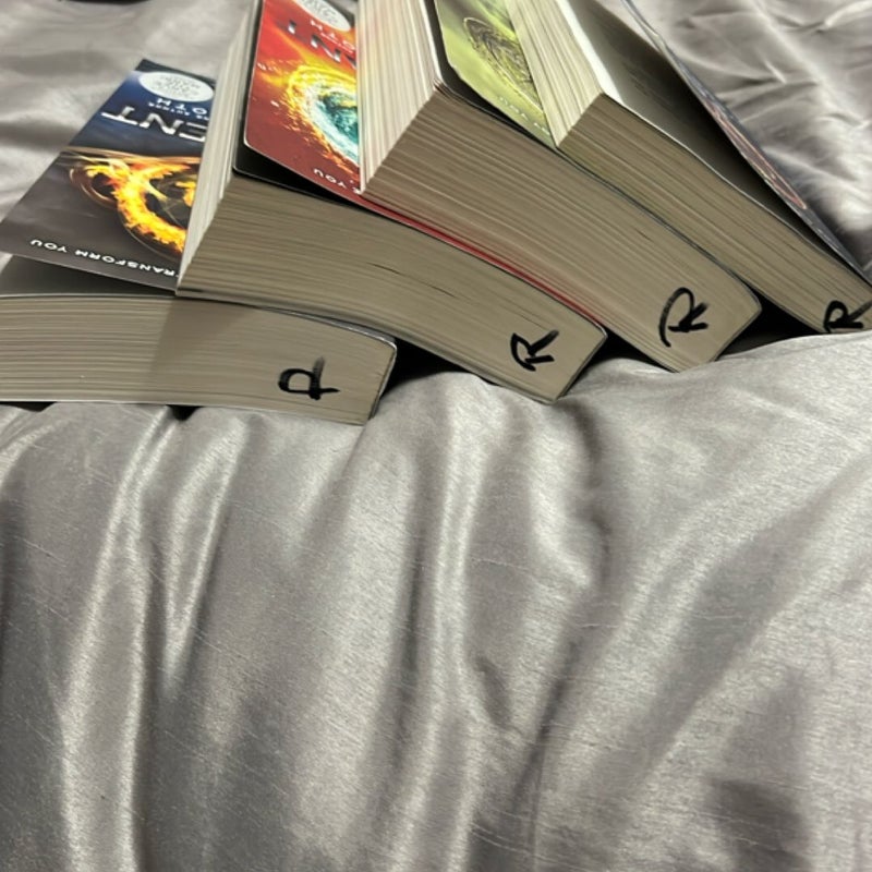 Divergent Series Four-Book Paperback Box Set