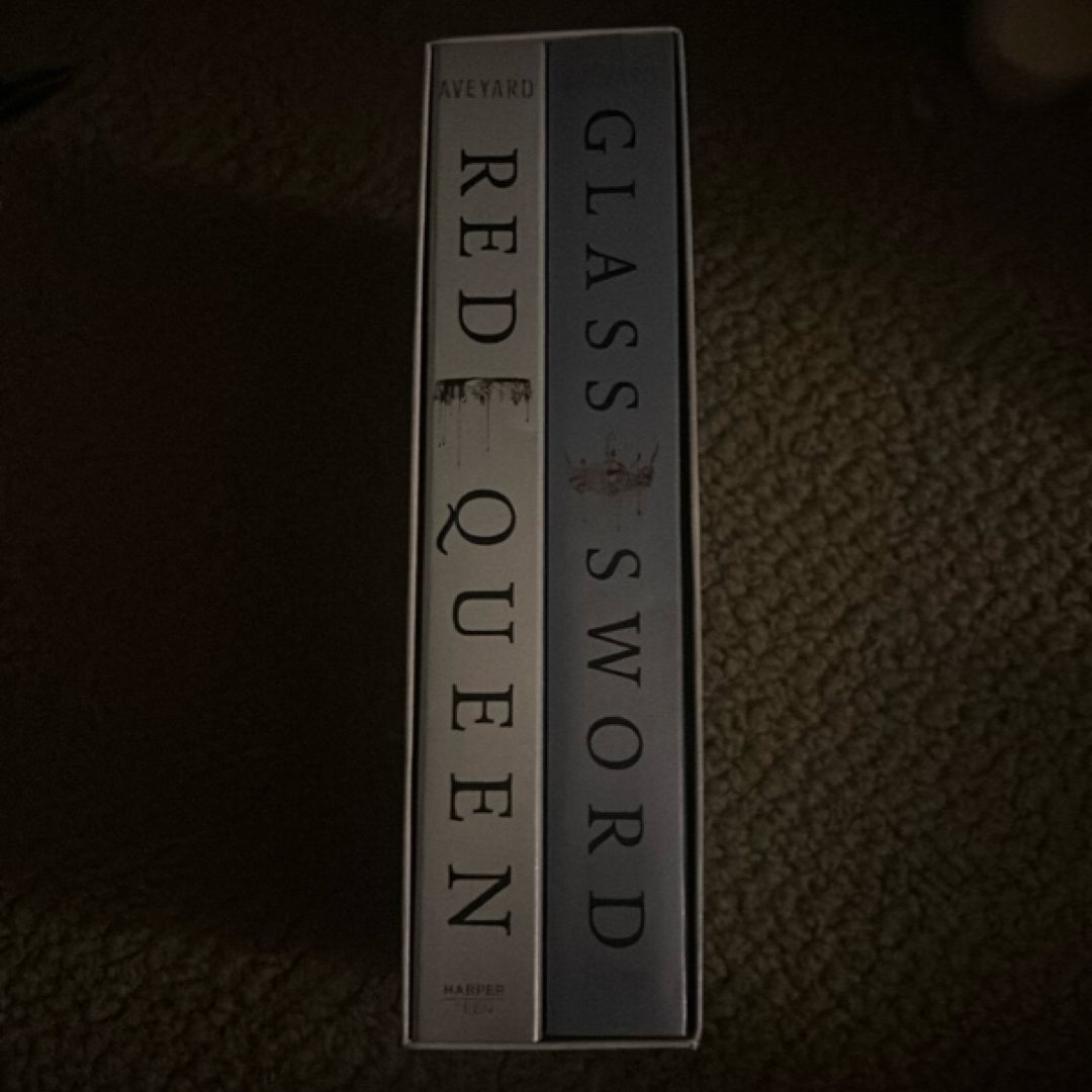 Red Queen 2-Book Paperback Box Set