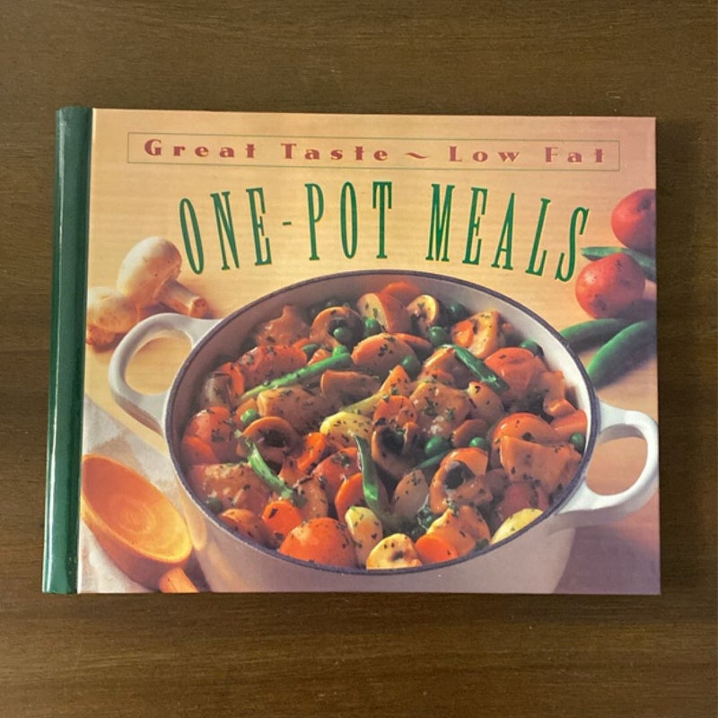 Great Taste Low Fat Books Chicken & One-Pot Meals (some discoloration & writing)