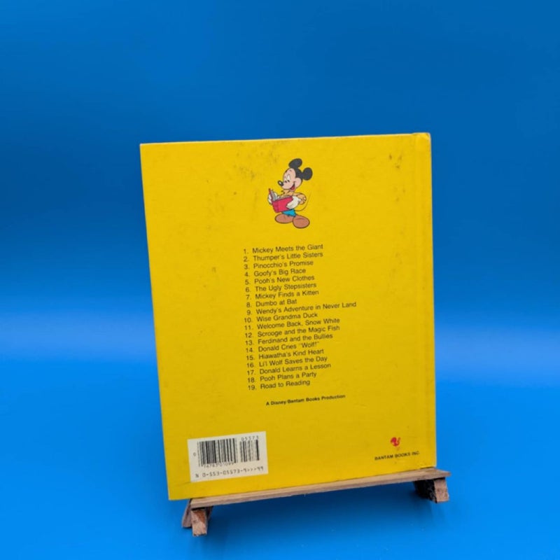 Walt Disney Mickey meets the Giant 
