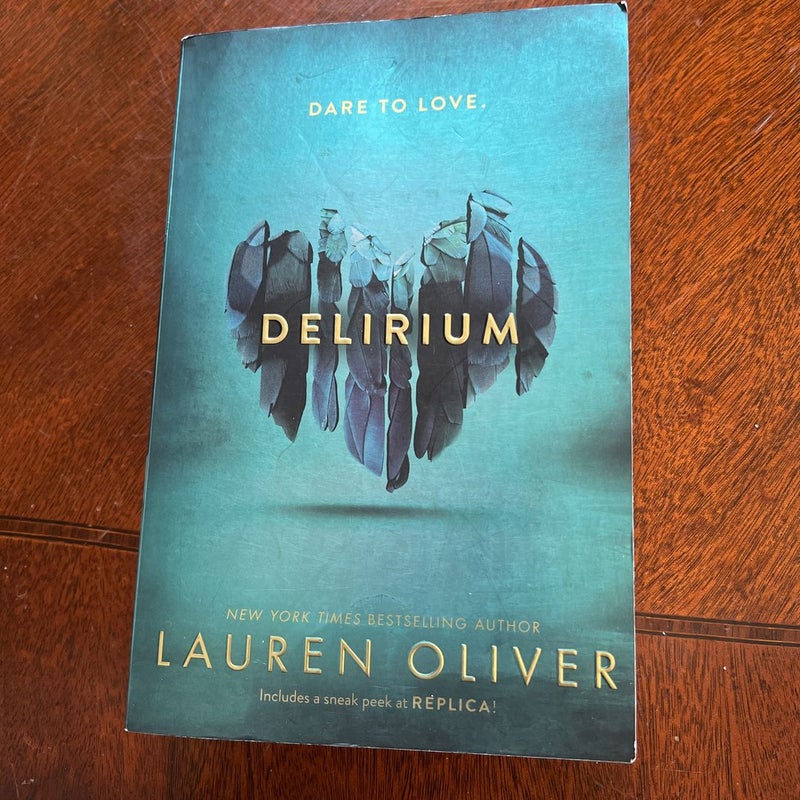 Delirium by Lauren Oliver (2011)