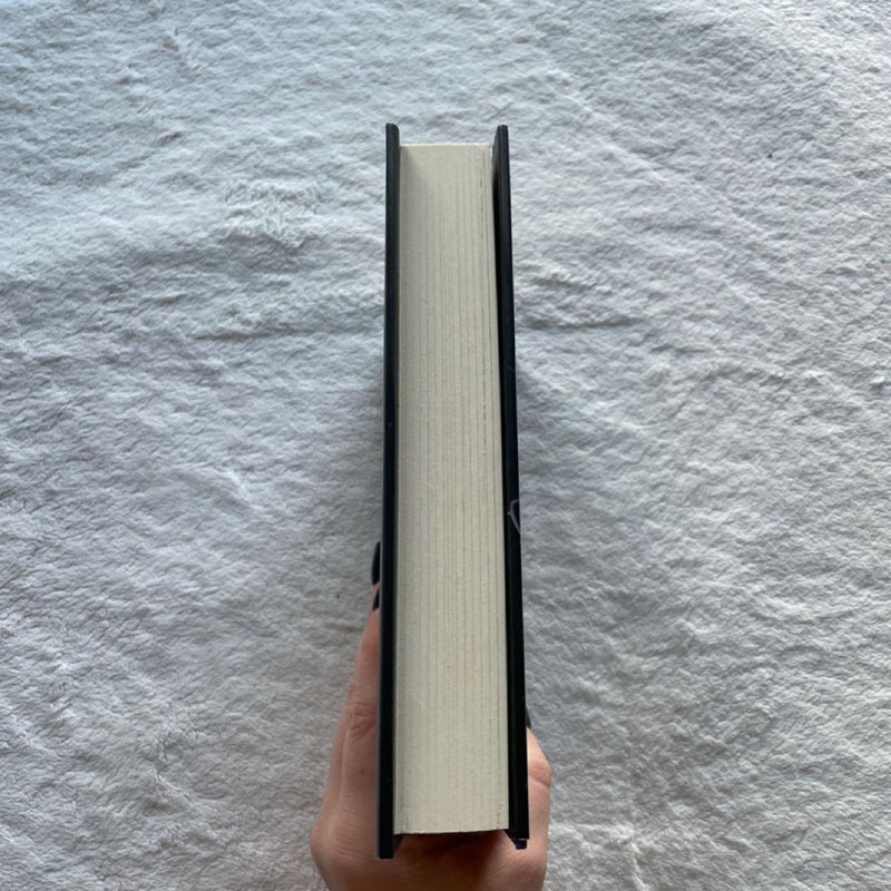 *harcover NEVER READ A Hunger of Thorns