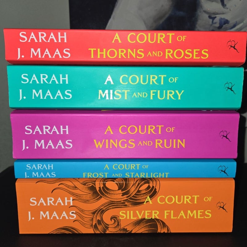 A Court of Thorns and Roses Set