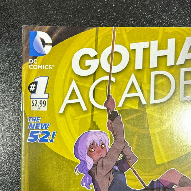 Gotham Academy # 1 The New 52! Dec 2014 DC Comics