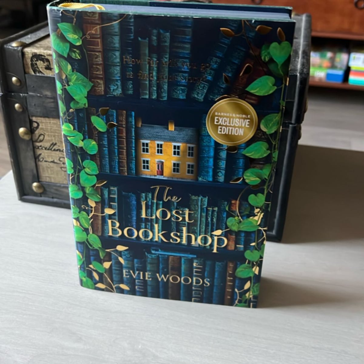 The Lost (B&N Exclusive) by Evie Woods