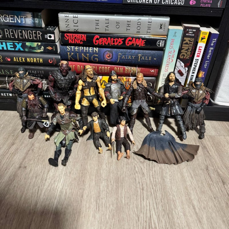 The Lord of the Rings Book, Movies, & figures 