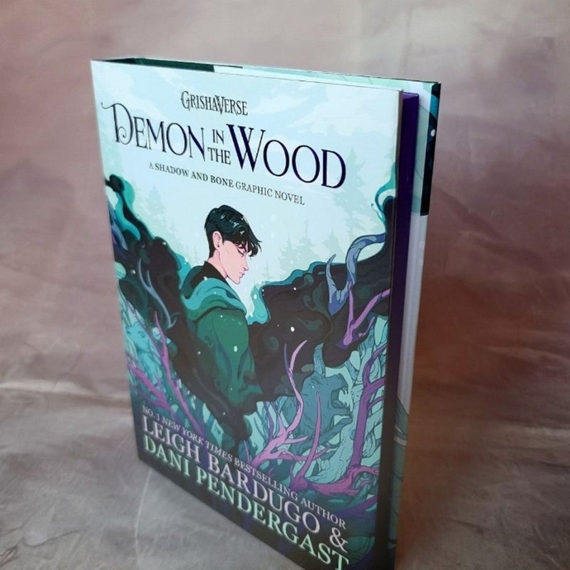 Demon in the Wood a Shadow and Bone Graphic Novel 