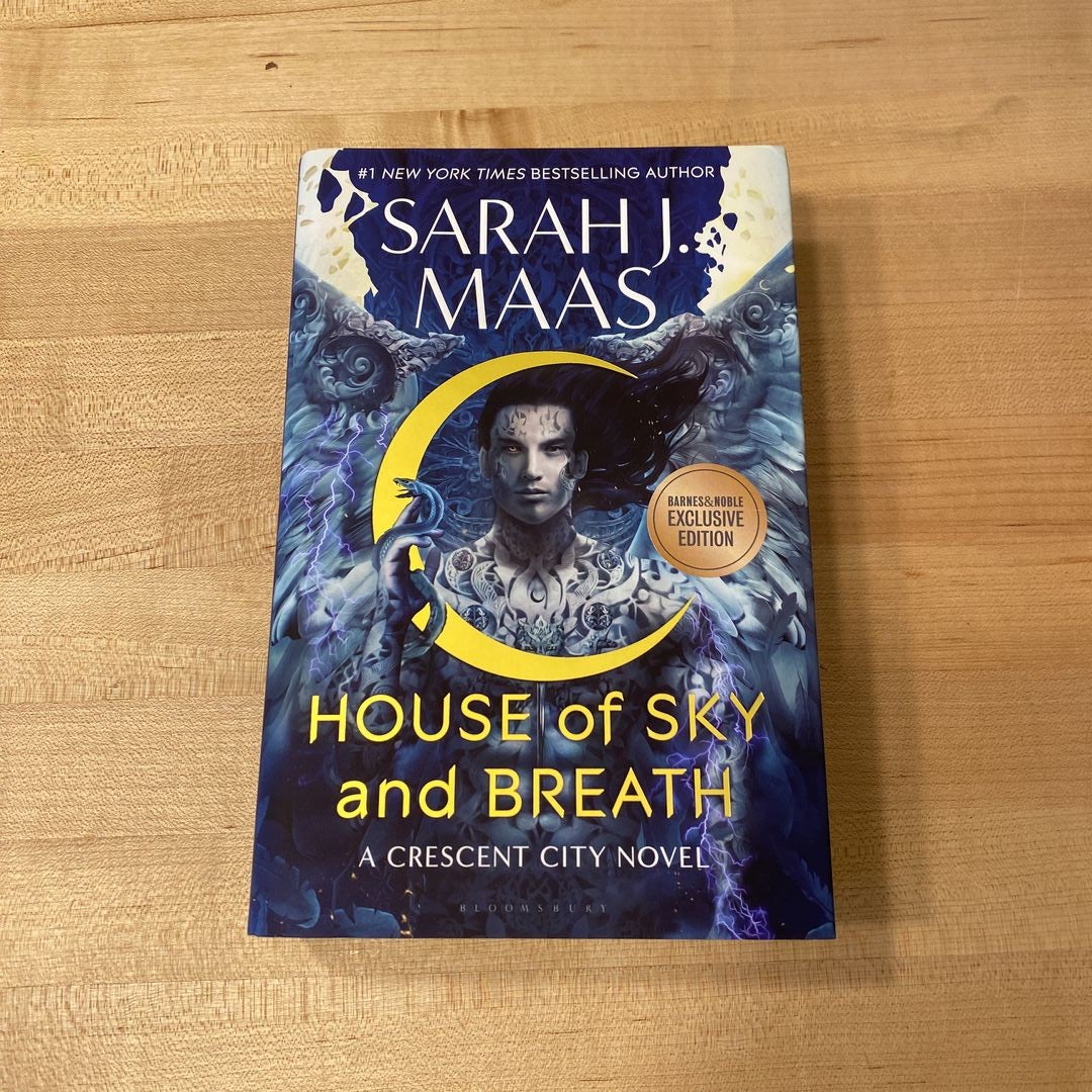 House of Sky and Breath (B&N Exclusive Edition) (Crescent City