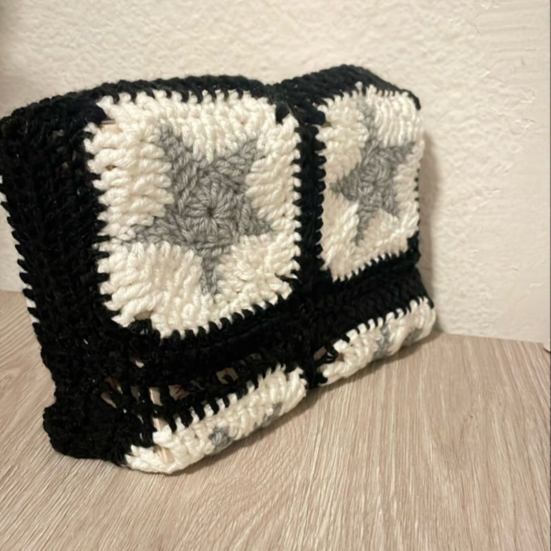 Crochet book bag🧶