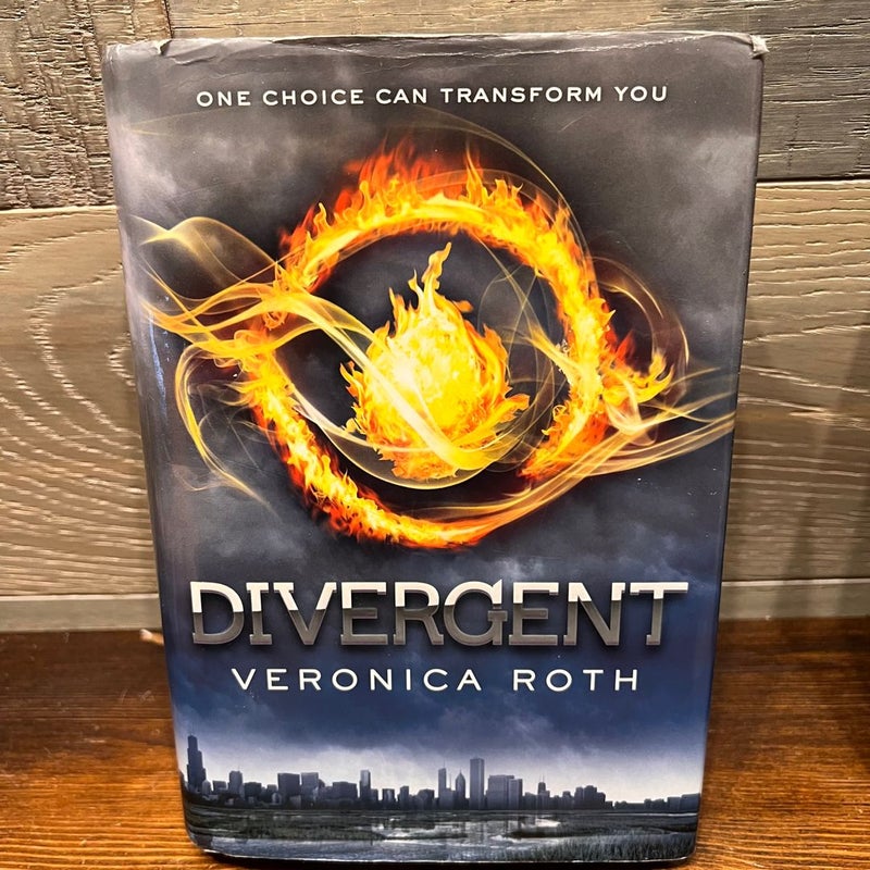 Divergent Series Young Adult Lot Of 2 HB Divergent Insurgent Veronica Roth
