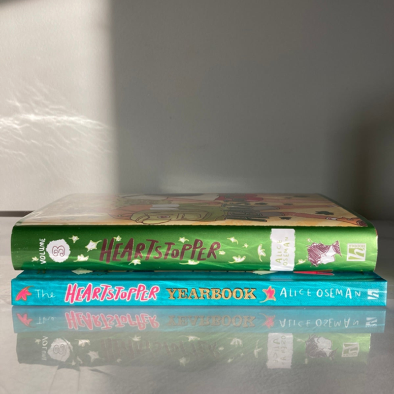 Fairyloot Heartstopper 3 & The Heartstopper Yearbook SIGNED UK First Edition
