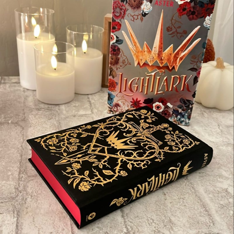 Lightlark (the Lightlark Saga Book 1)