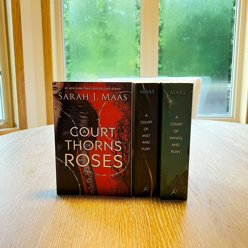 A Court of Thorns and Roses, ACOTAR