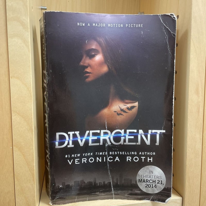 Divergent Movie Tie-In Edition