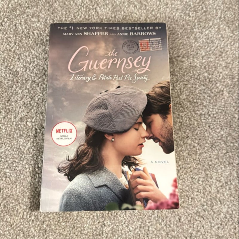 The Guernsey Literary and Potato Peel Pie Society (Movie Tie-In Edition)