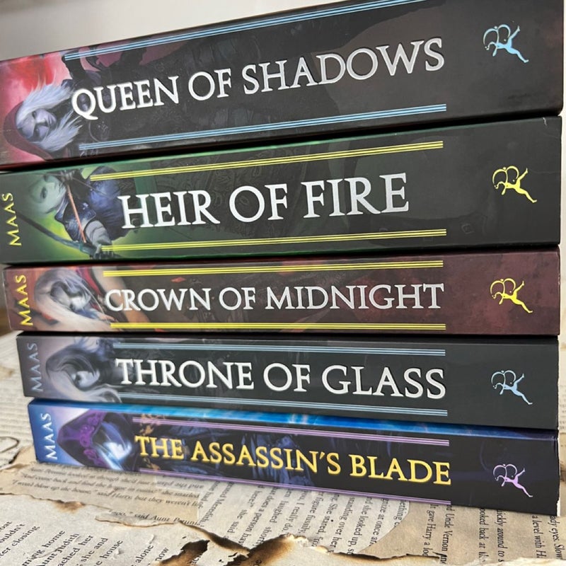 Throne of Glass  paperback set and in perfect condition