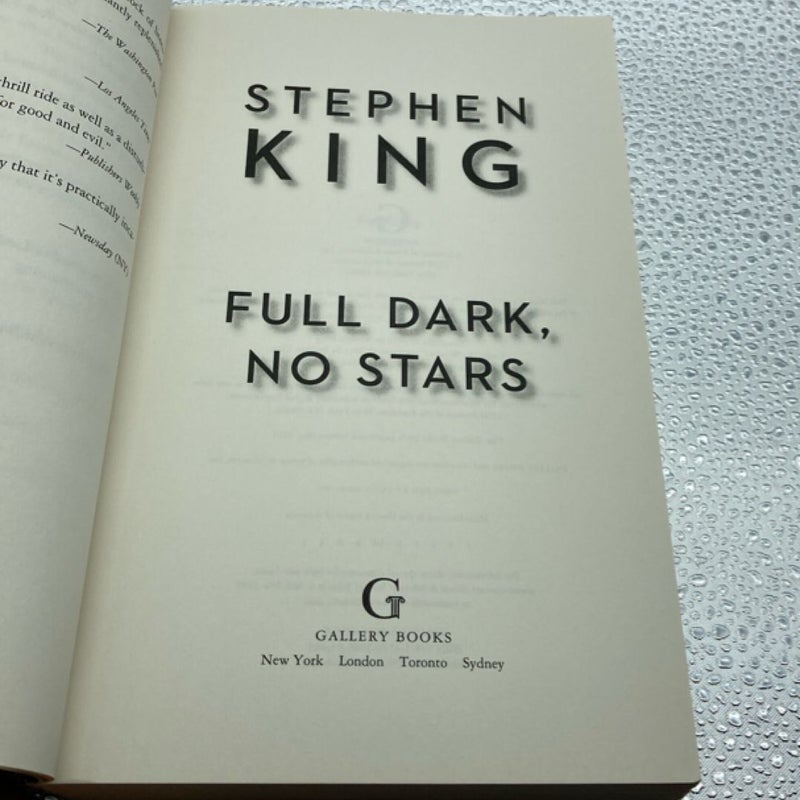 Full Dark, No Stars