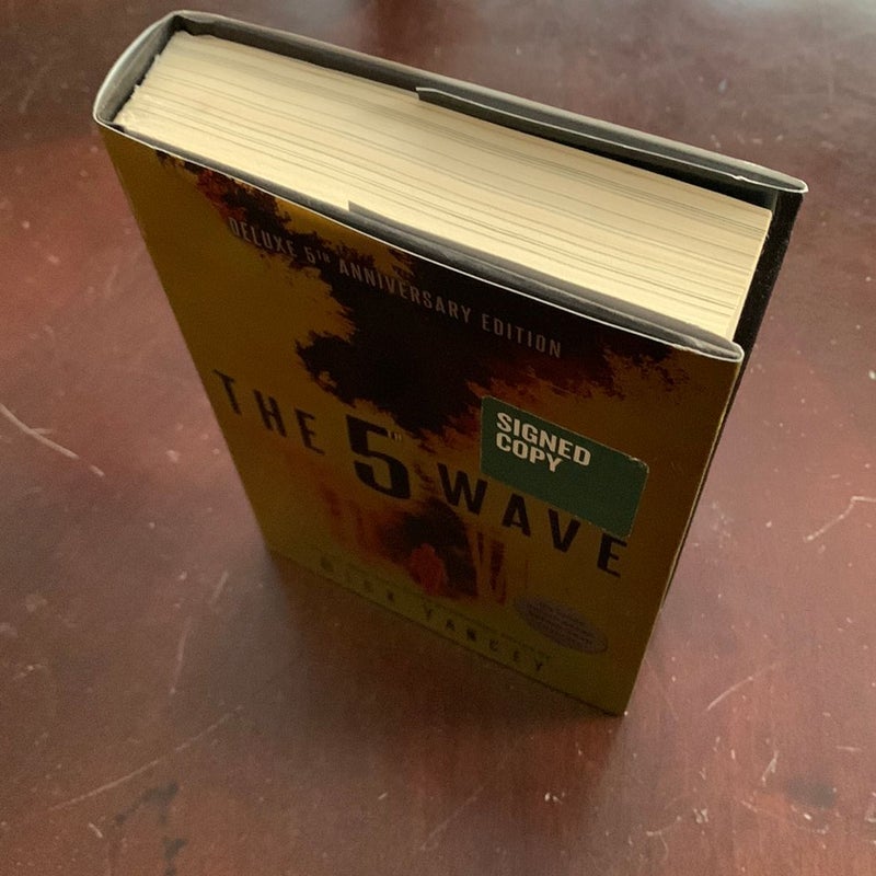 The 5th Wave (Signed Copy)