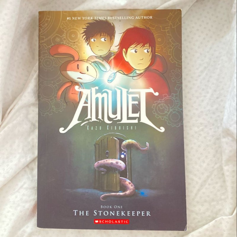 Amulet The Stonekeeper