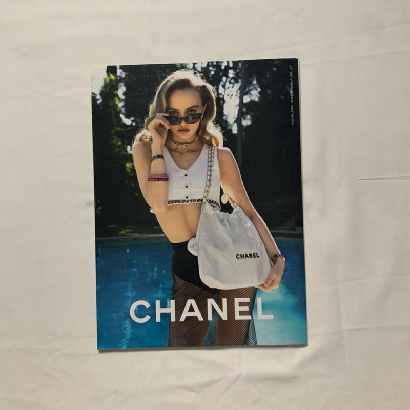 Vanity Fair Grimes Claire Boucher “At Grimes’s House” Issue April 2022 Magazine