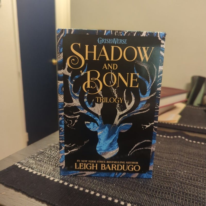 The Shadow and Bone Trilogy Boxed Set