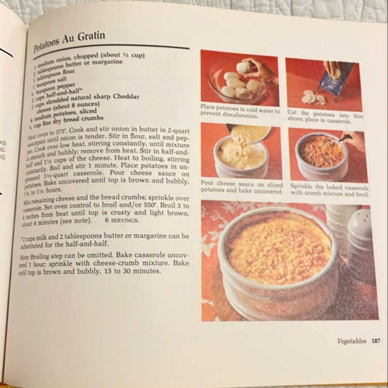 Betty Crocker’s step by step Picture Cookbook