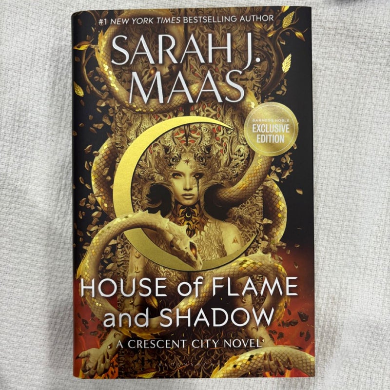 UNREAD Crescent city series (house of earth and blood, house of flame and shadow, house of sky and breath)
