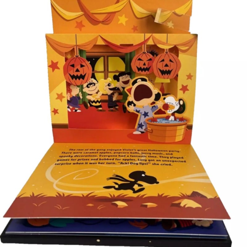 Hallmark Halloween Peanuts It's the Great Pumpkin Lighted Pop-Up Book