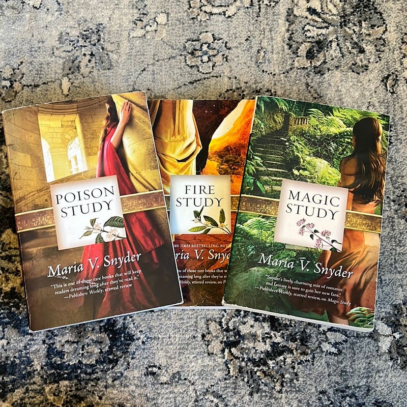 Poison Study Series 1-3 *og covers*