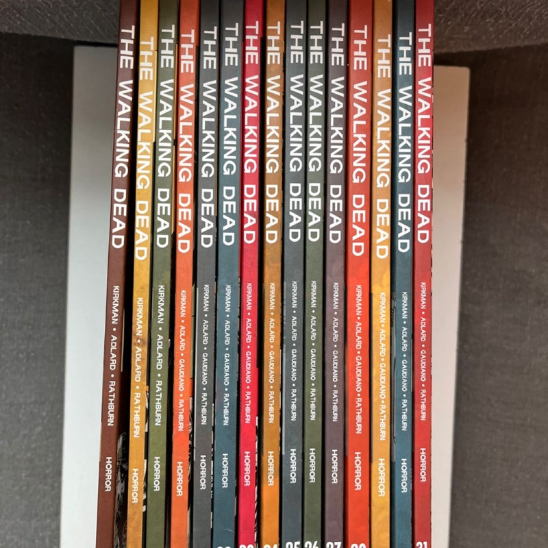 The Walking Dead Volumes 17-31 Lot