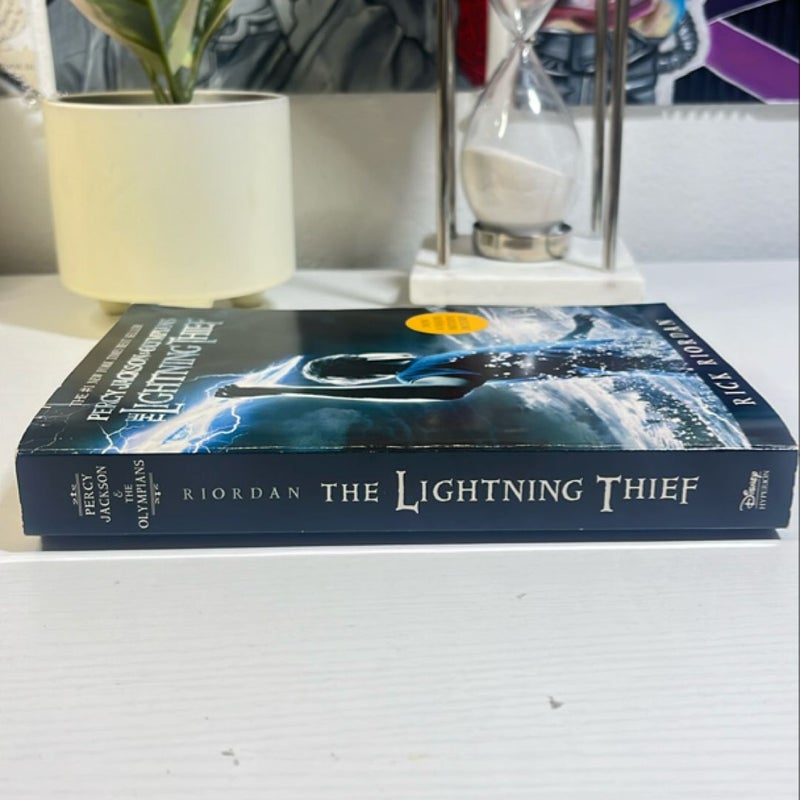 Percy Jackson and the Olympians, Book One the Lightning Thief (Movie Tie-In Edition)