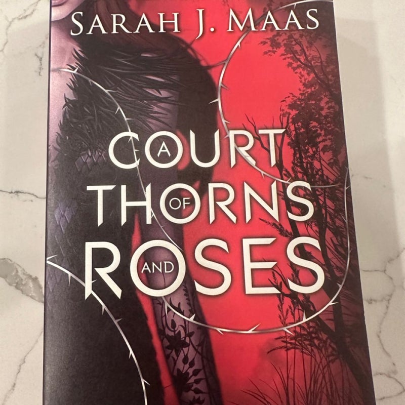 A court of thorns and roses OOP mint PB