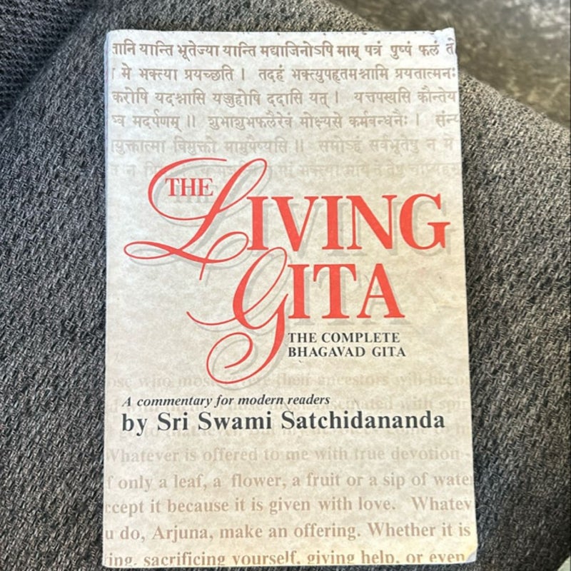 The Living Gita