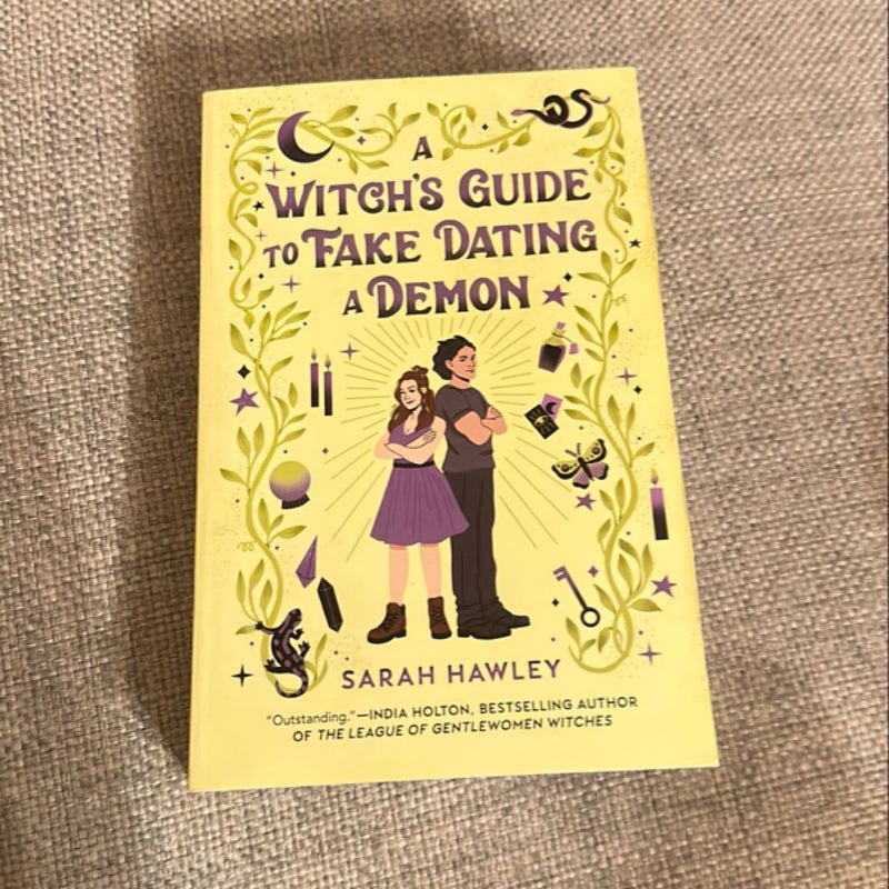 A Witch's Guide to Fake Dating a Demon