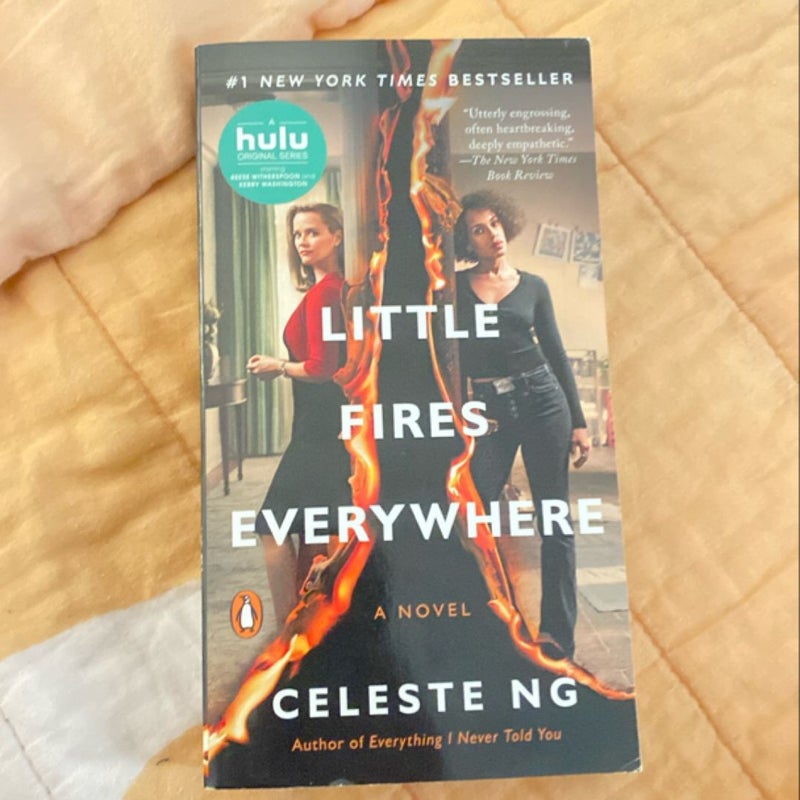 Little Fires Everywhere (Movie Tie-In)