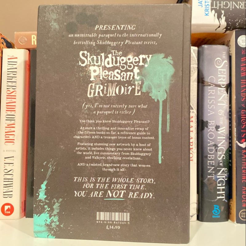 The Skulduggery Pleasant Grimoire (Skulduggery Pleasant)