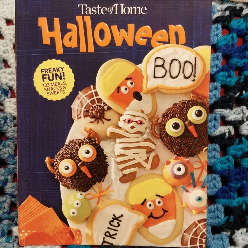 Taste of Home Halloween Mini Binder