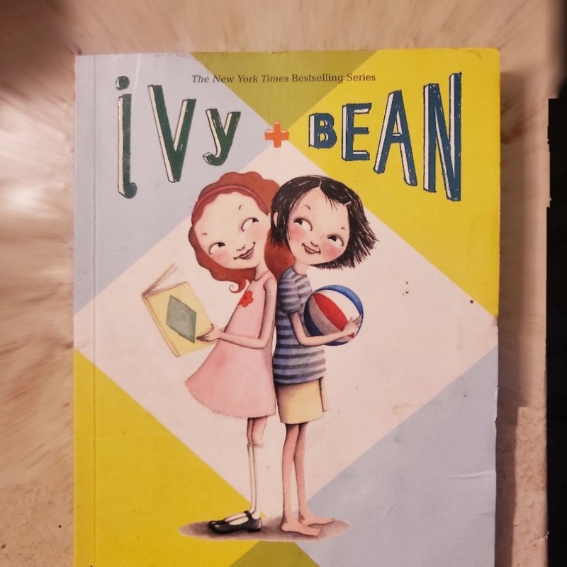 Ivy and Bean - Book 1 (Ivy and Bean Books, Books for Elementary School)