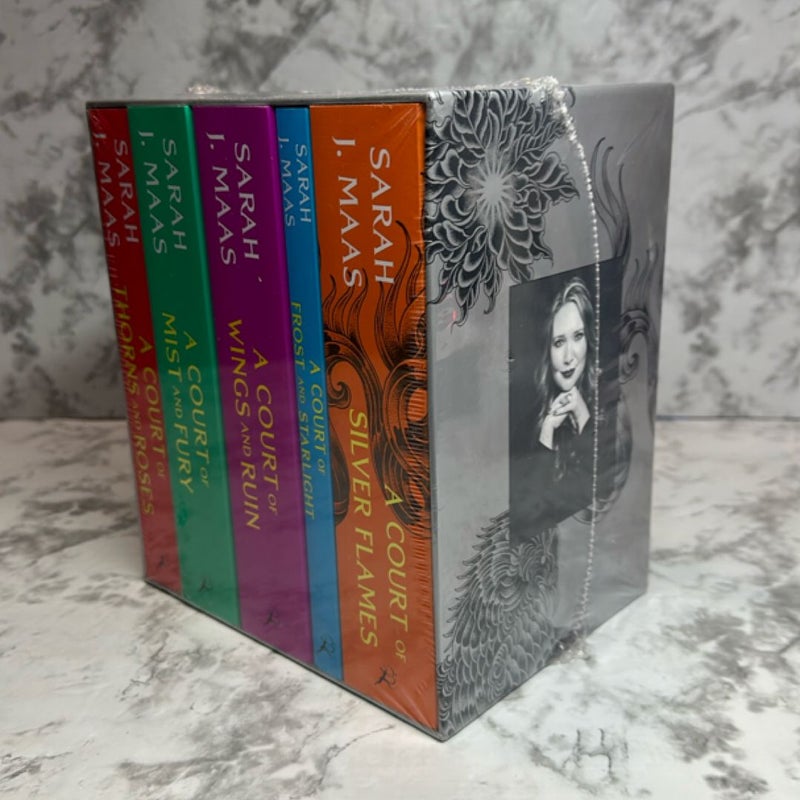 A Court of Thorns and Roses Paperback Box Set (5 Books)