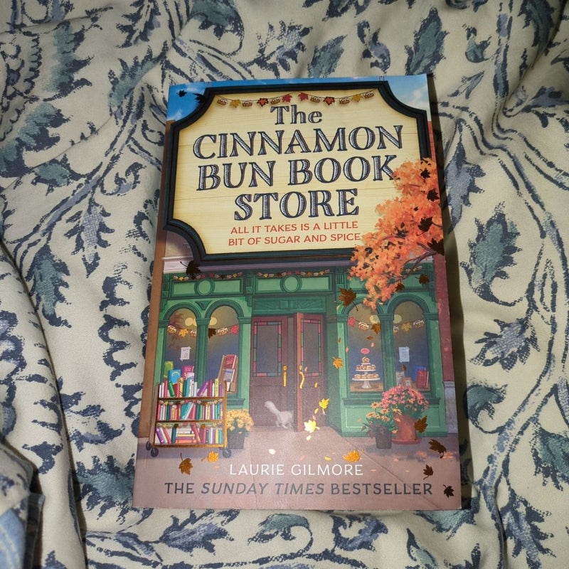 The Cinnamon Bun Book Store (Dream Harbor, Book 2)