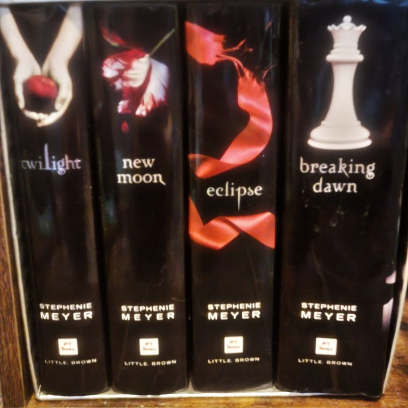 ✨️FIRST EDITIONS✨️ The Twilight Saga Collection