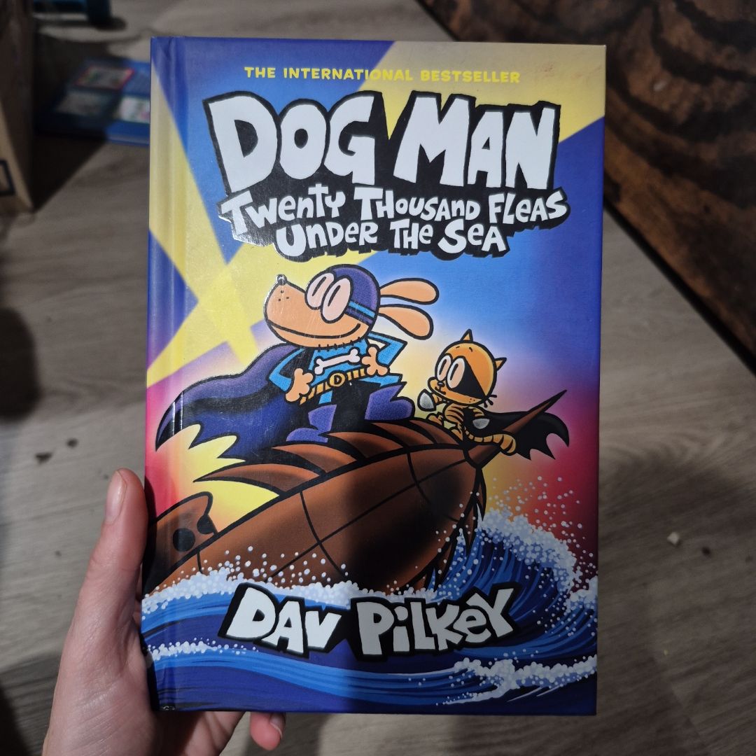 Dog Man: Twenty Thousand Fleas under the Sea: a Graphic Novel (Dog Man #11): from the Creator of Captain Underpants