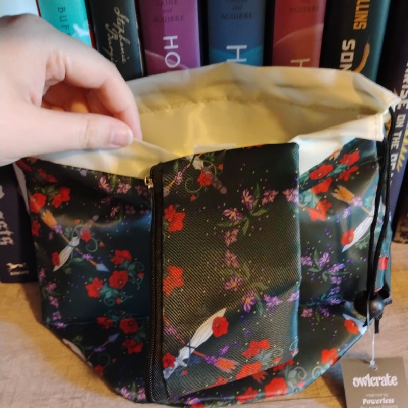 Powerless toiletry bag