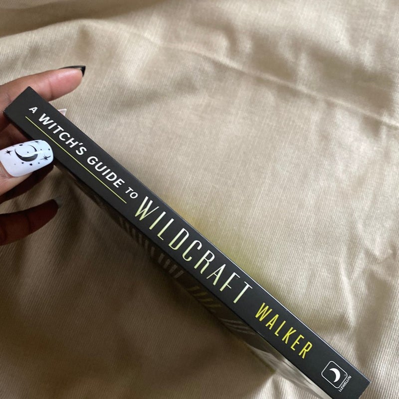 A Witch's Guide to Wildcraft by J. D. Walker, Paperback Pangobooks