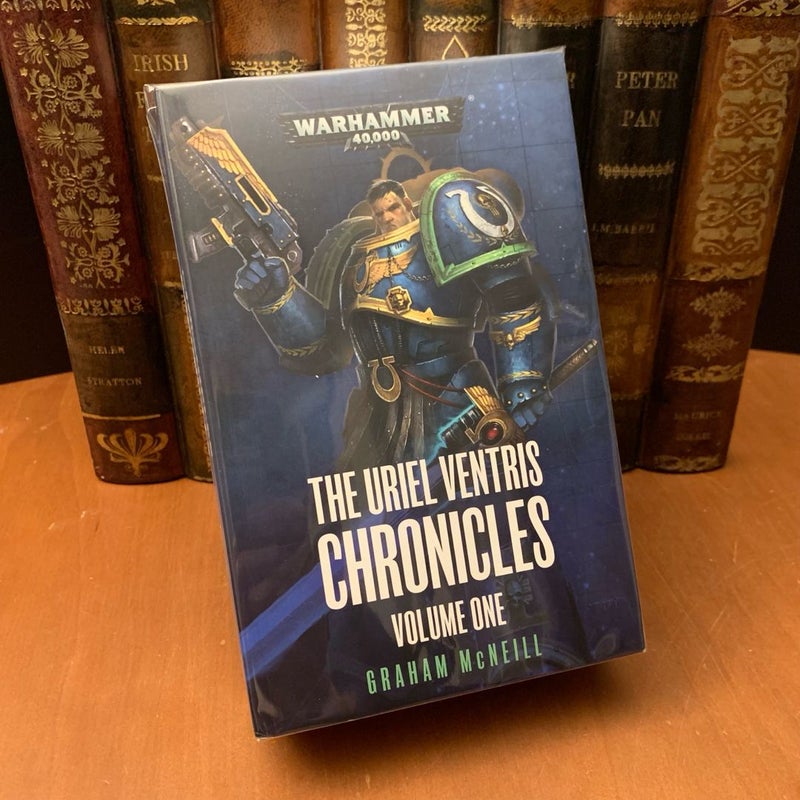 Warhammer 40k: The Uriel Ventris Chronicles: Volume One, Omnibus of Ultramarines Novels: Nightbringer, Warriors of Ultramar, Dead Sky, Black Sun, and 4 short stories