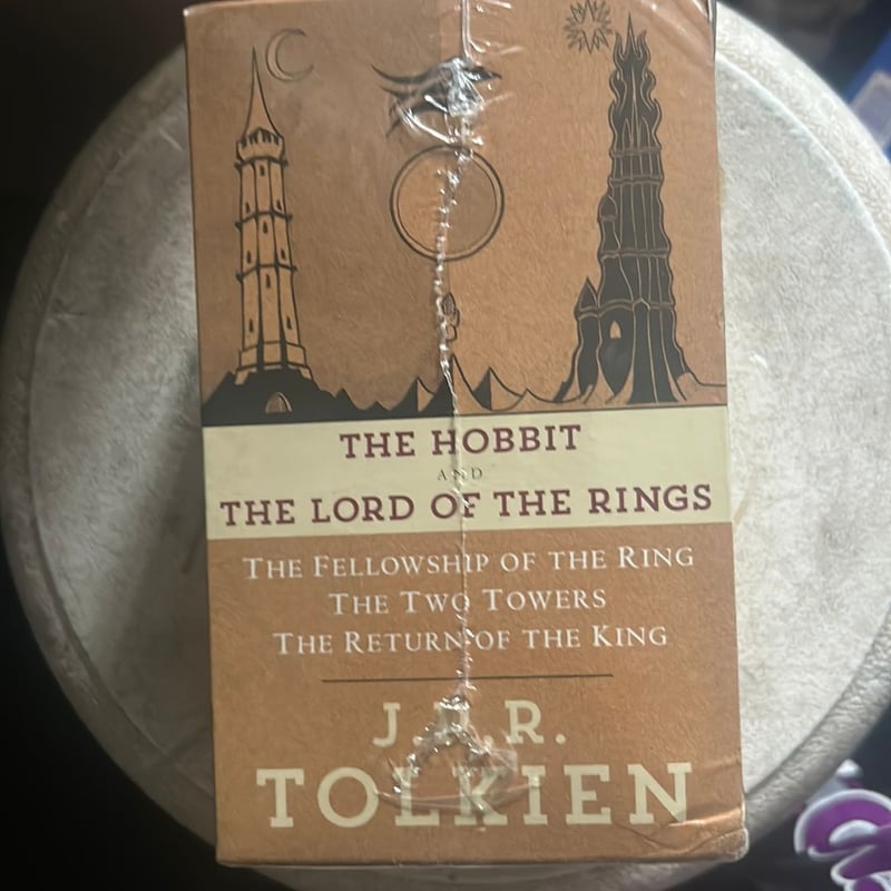 J. R. R. Tolkien 4-Book Boxed Set: the Hobbit and the Lord of the Rings ...