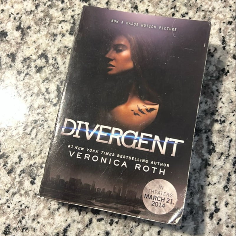 Divergent Movie Tie-In Edition