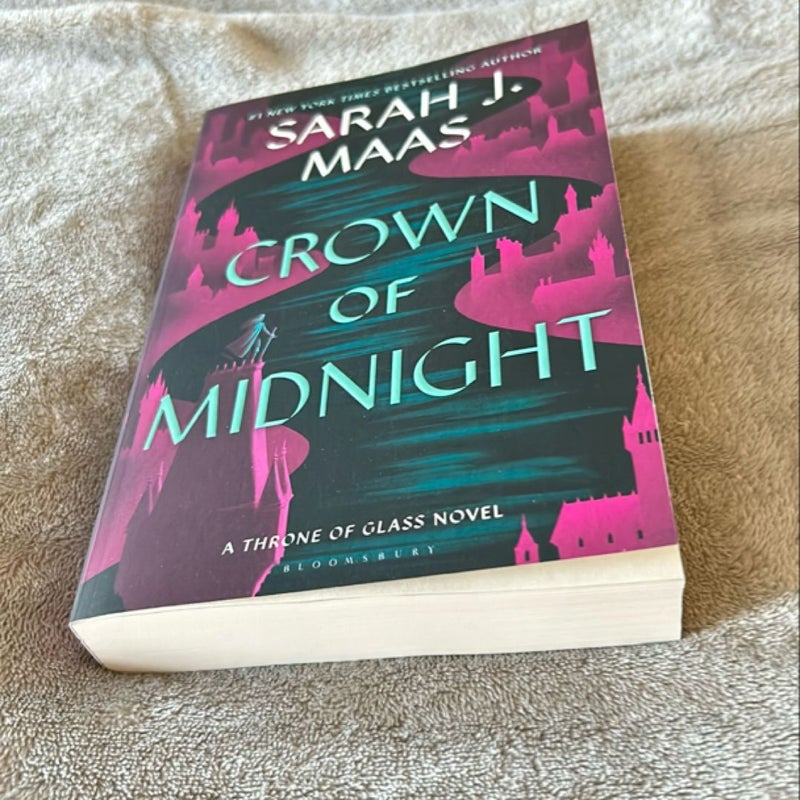 Crown of Midnight by Sarah J. Maas, Paperback | Pangobooks